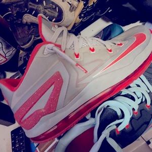Lebron 17s size 10.5 . Like new barely worn